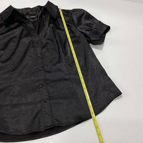 Torrid Black Blouse Button Front Short Sleeve Faux Silk Style Torrid size 1 1X - Picture 5 of 7